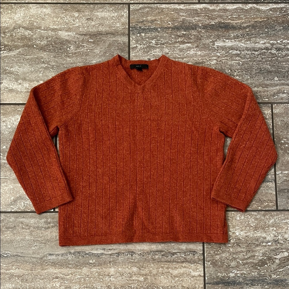 Apt. 9 Women’s V-Neck textured striped cashmere Sweater in Rust Burnt Orange